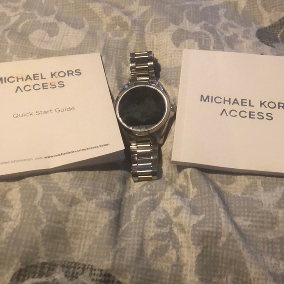 Michael Kors Smartwatch - Picture 2 of 2